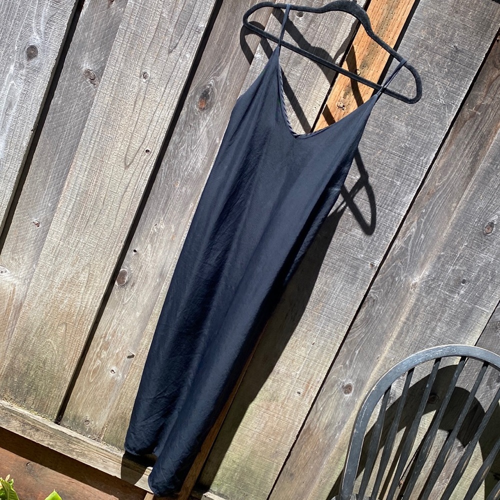 EVERLANE MIDI DRESS.